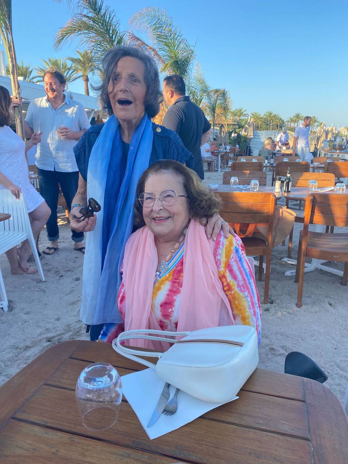 Femmes Chefs d’Entreprises ; intronisation ; Cannes ; Grasse ; Lucile Bufarull ; La Paillote Blanche ; Whitney Amouyal ; Anne-Gaëlle MIRY DEVOS ;  Sandra Brakha ;  Karine Deraco ; Loreleï Meunier ;  Fabienne CAMARA ;  Valérie Roustan ; Magali Accart.