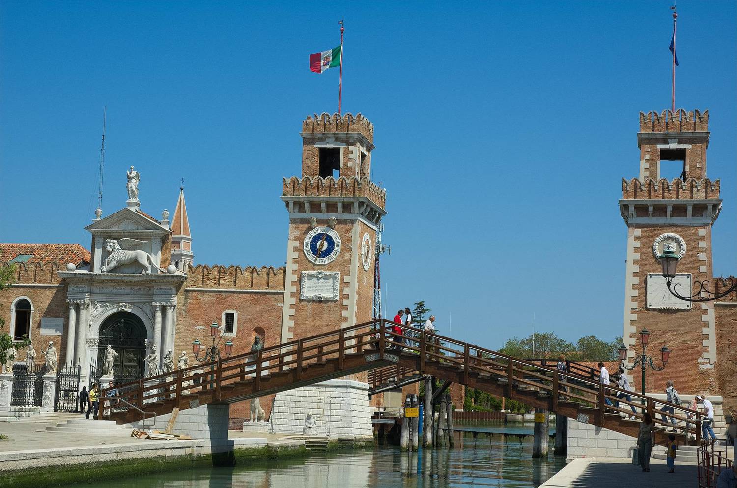 Basilique Saint Marc ; campanile ; ile ; gondole; doge ; arsenal Venise ; Fenice