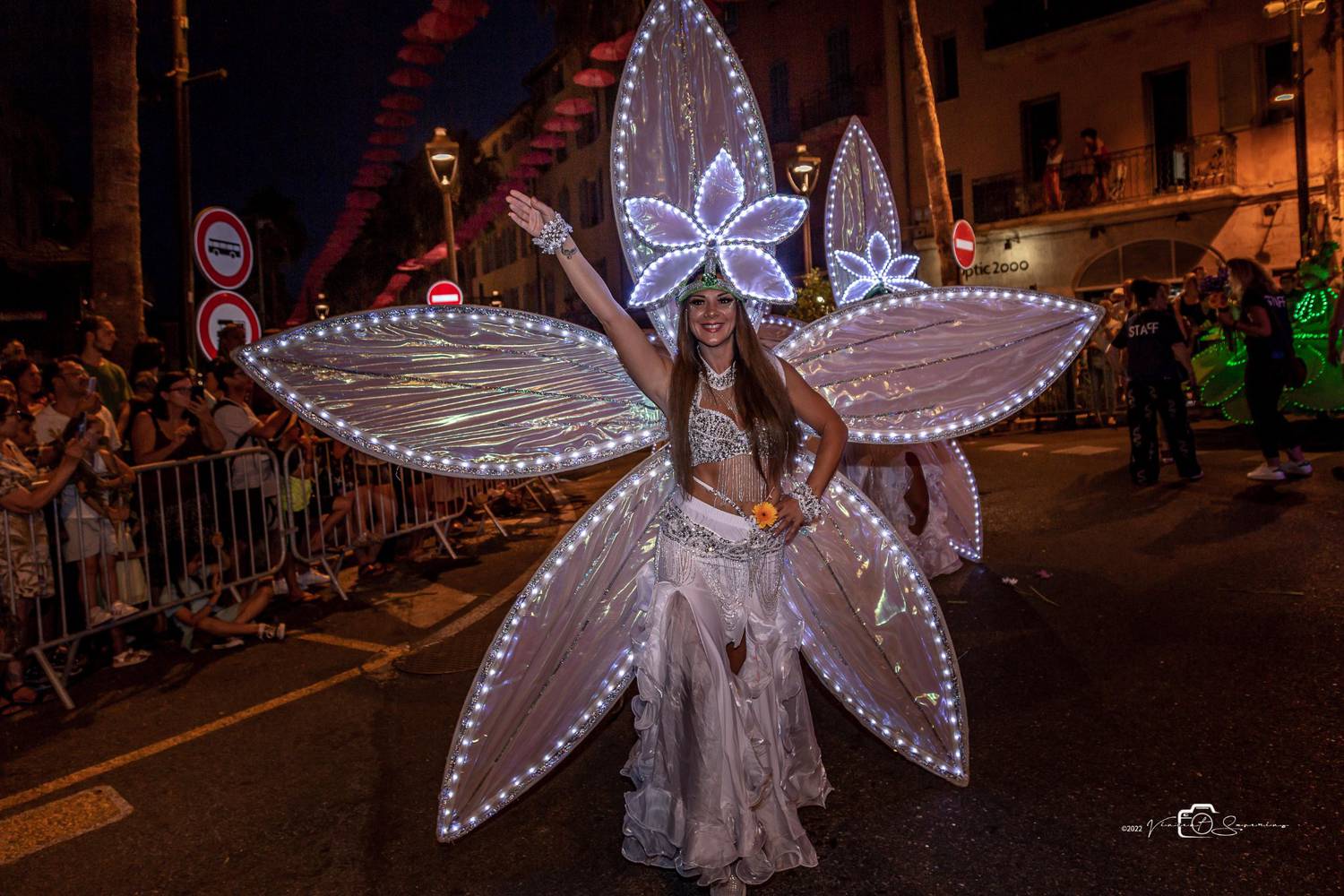 Jasminade ; Fête du jasmin ; Grasse ; Déambulation; Concert ; Soirée mousse ; Salsa ; Festivité ; Festival de la Craie ; Jazz Band ; Acrobates ; Messe provençale traditionnelle ; Mondial Parfumé de Boules Carrées