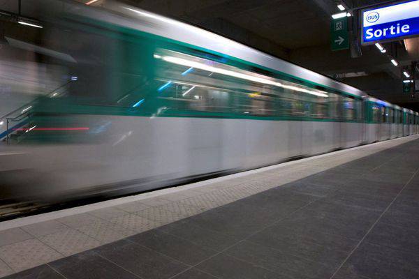 Des grillons dans le métro parisien !