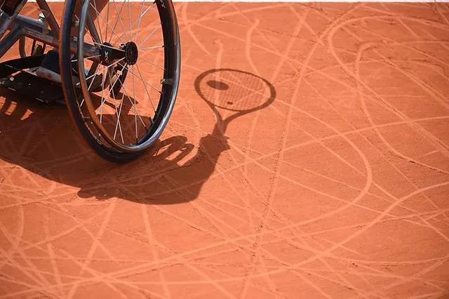 Inauguration de l’accès handicapé du Tennis club de Saint-Jacques ; Harmonie Mutuelle ; Mireille Lubatti ; Véronica Stanton ; Malik Aber ; Richard Sadowski ; Brad Parks ; Jeff Minnebraker  ; tennis fauteuil  ; National Fondation of Wheelchair Tennis ; David Kiley ;  David Saltz ; Jim Worth.