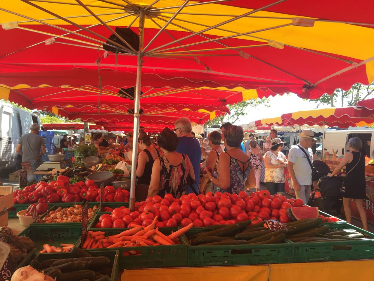 Marché Valbonne-Garbejaïre