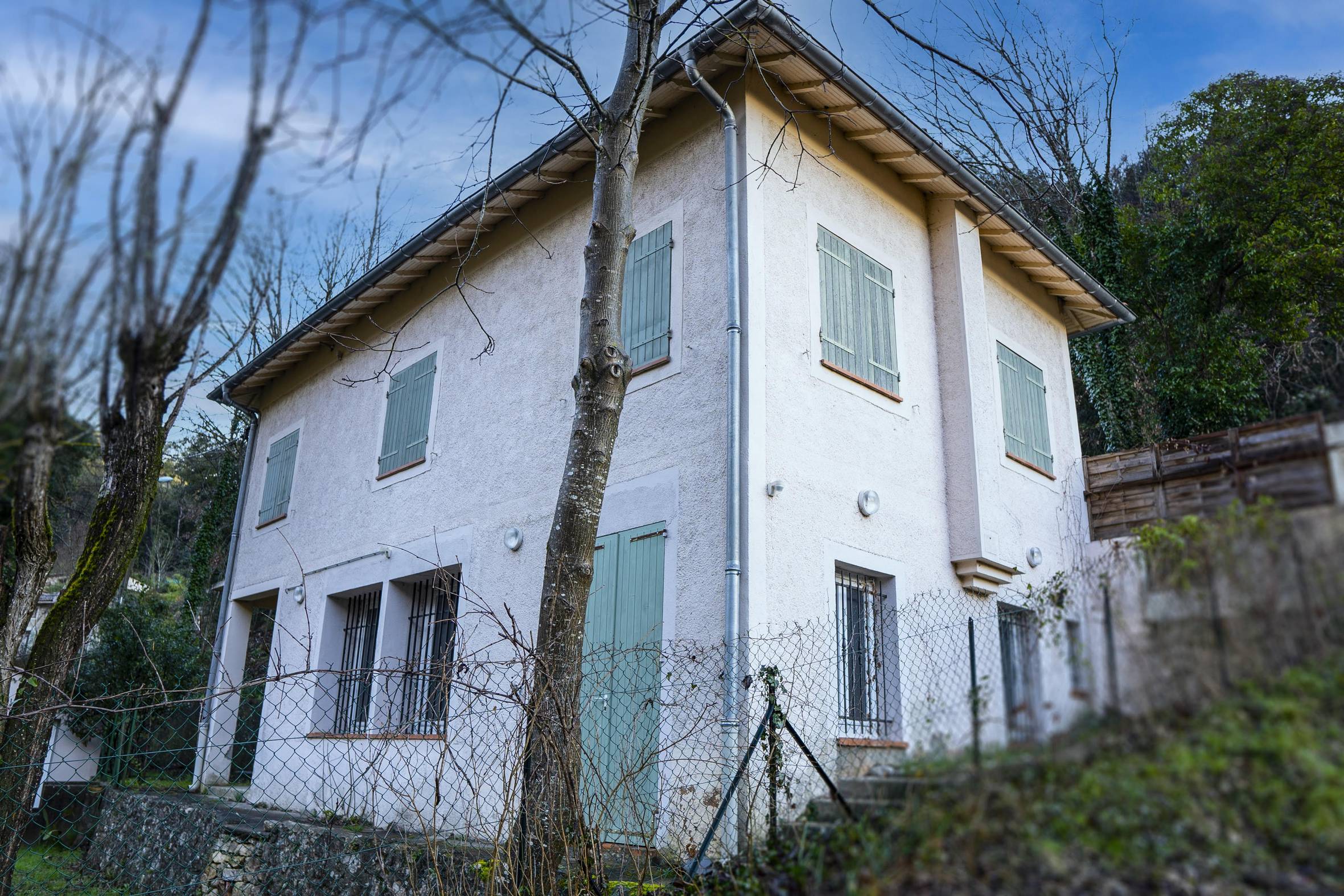 Bientôt un refuge pour les ailes brisées.