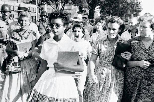 24 septembre 1957, les Neuf de Little Rock rentrent à l'école