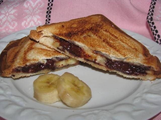 Croque banane nutella