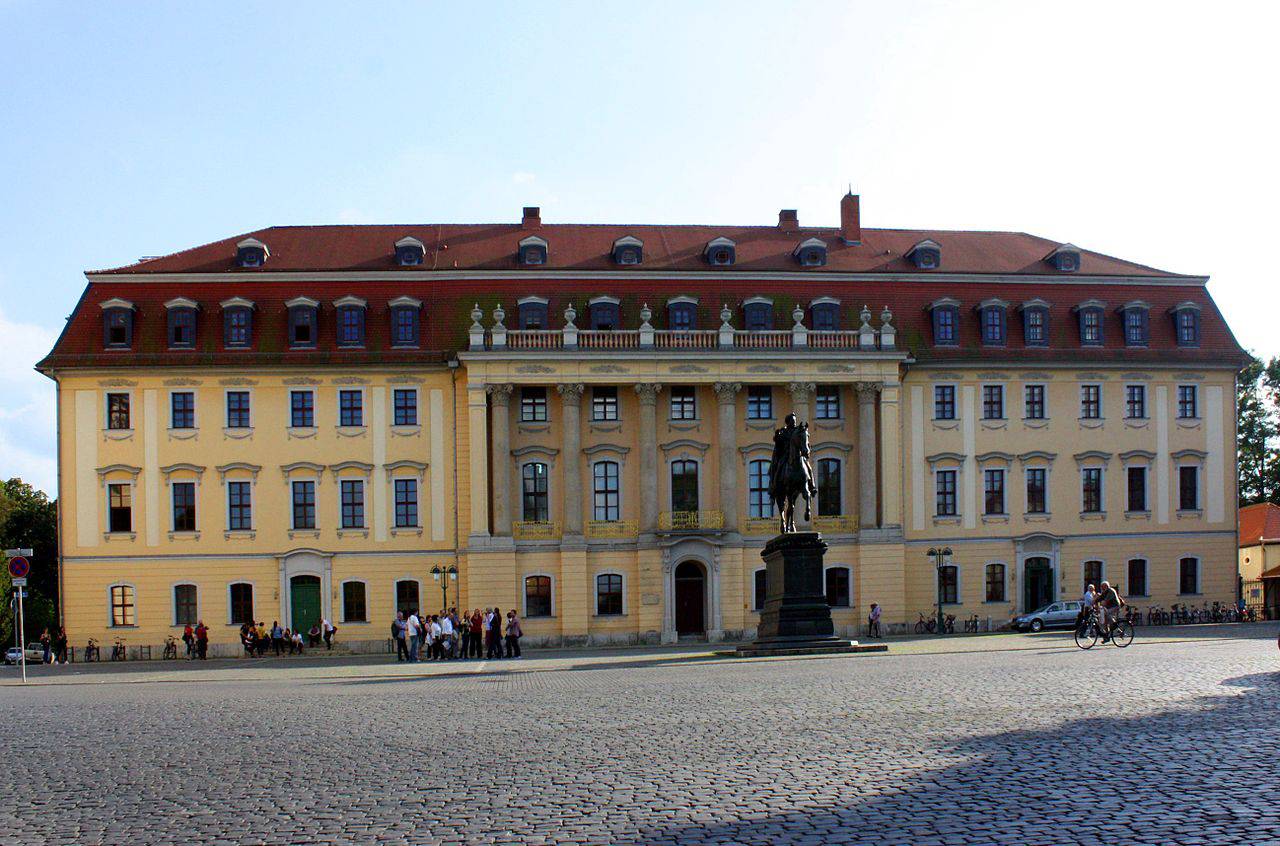 Camp concentration  Buchenwald ; crématorium ; mémorial; Hochschule für Musik Franz Liszt ;  musée des abeilles ; palais Wittum ; Weimar