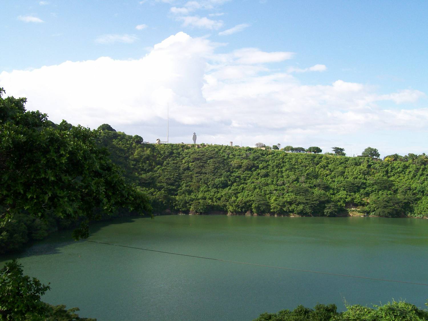 cathédrale de Santiago ; volcan Masaya ; marché Roberto Huembes ; lac Asososca; réserve naturelle ;  lagune du Tiscapa ; musée national  culture