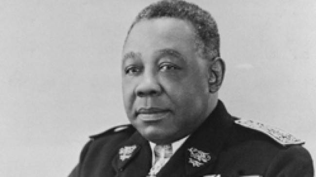 8 mai 1945 , Armistice ; Reddition ; Seconde guerre mondiale ; Conférence de Yalta; Général de Gaulle : Churchill ; Roosevelt : Staline : Jacques Andrieux ; Emilienne Moreau-Evrard ; Félix Eboué.