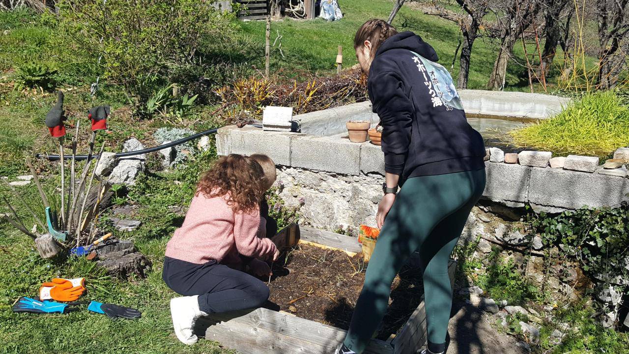 Fête des Jardins ; Briançonnet ; Harpèges ; faune ; flore ; chant diphonique de Mongolie ; potager ; Carillons ; Pique-nique.