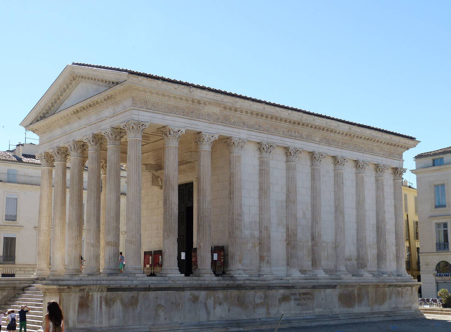 Grasse Mat' vous emmène à Nîmes