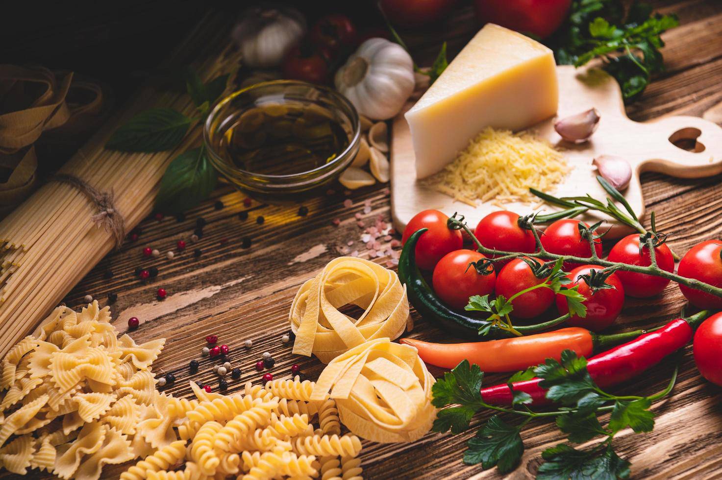 Italie, pâtes, tomates ; marché italien : Le Bar sur Loup