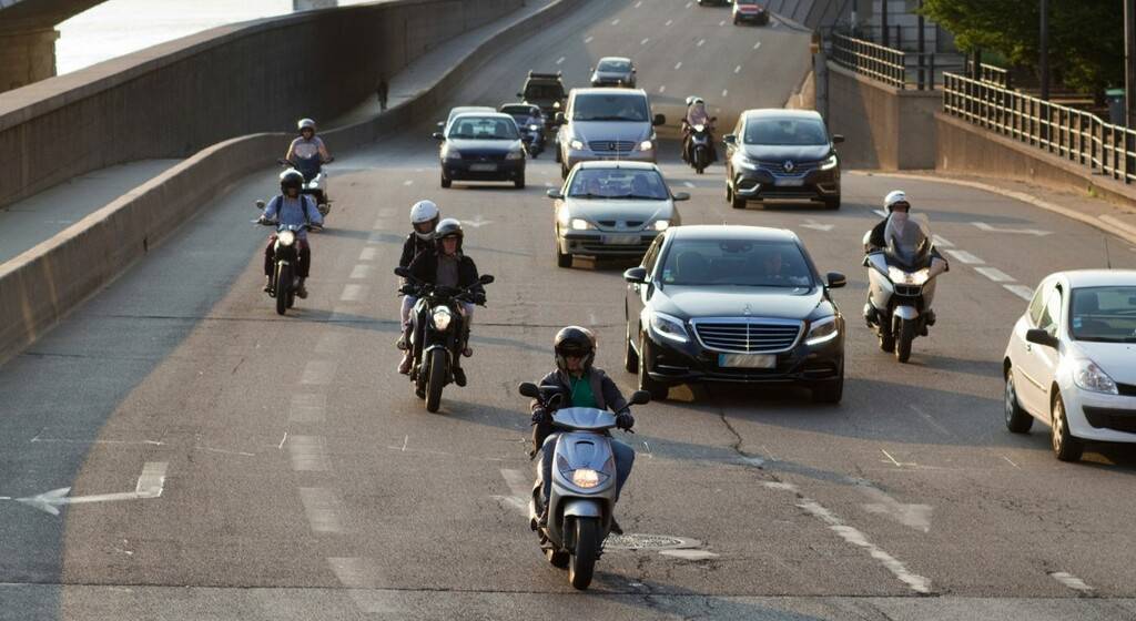 Circulation inter-files pour les deux-roues et trois-roues motorisés