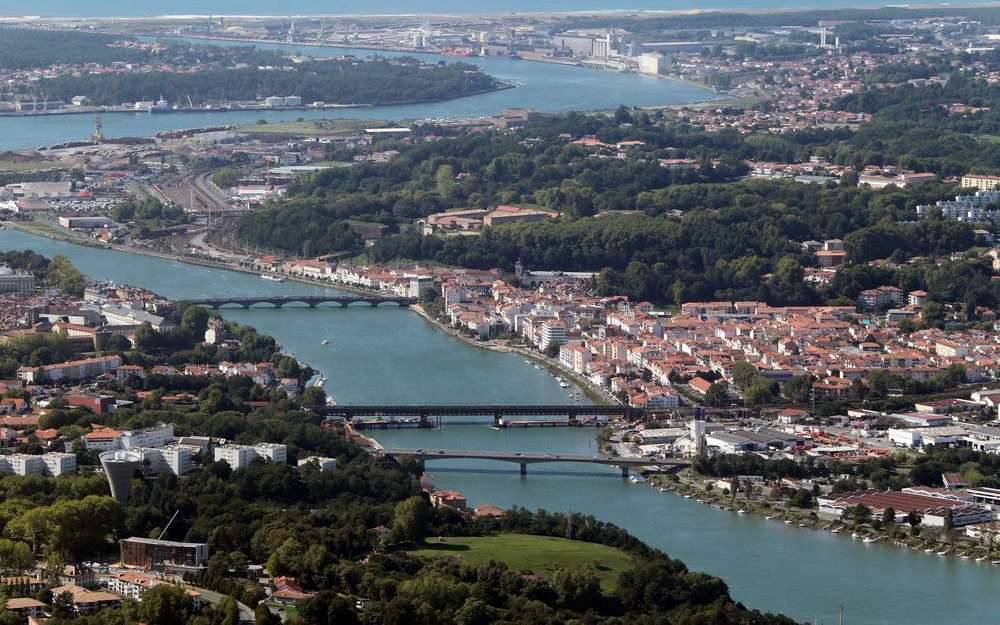 L’Adour ; premier département français; roi Louis-Philippe; Bayonne;