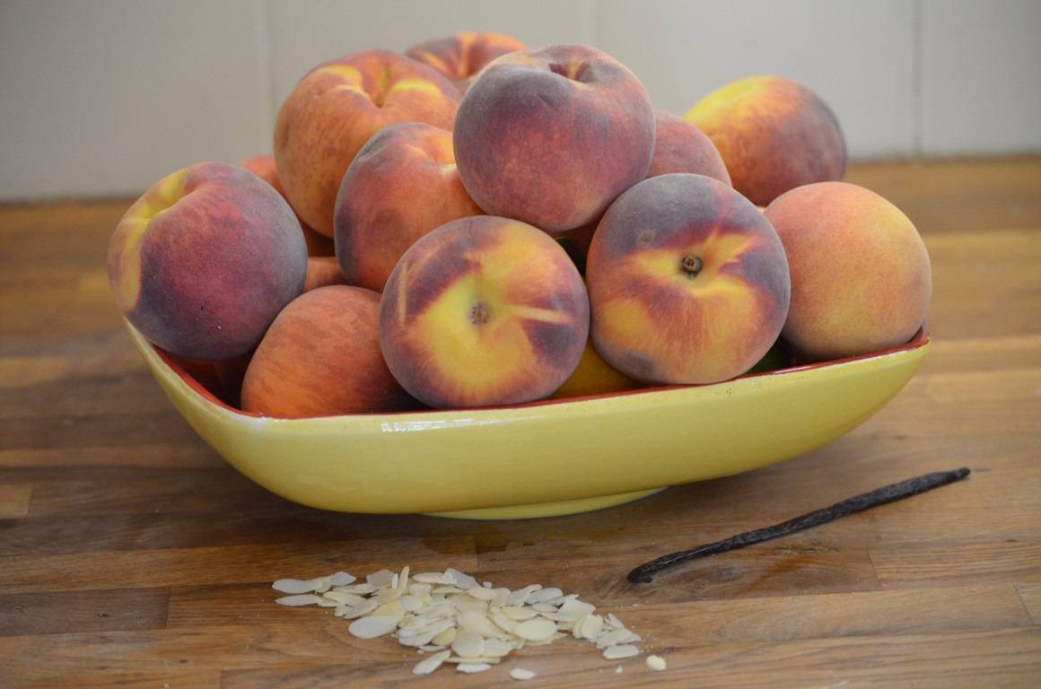 Tarte rustique pêches et amandes