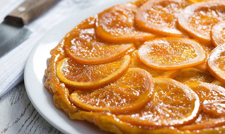 tarte tatin; orange; pamplemousse