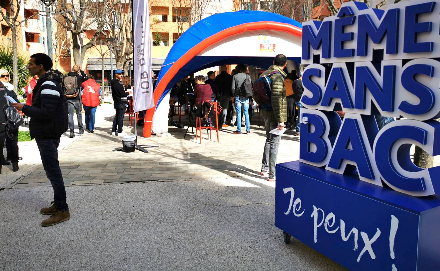 La place de l'emploi et de la formation de Pégomas