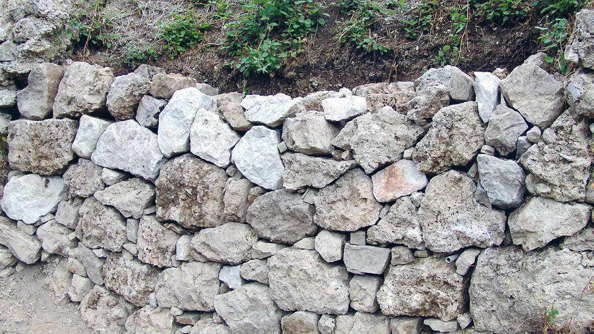 Réaménagement de la Voie Romaine; Tourrettes sur Loup; chantier d'insertion.