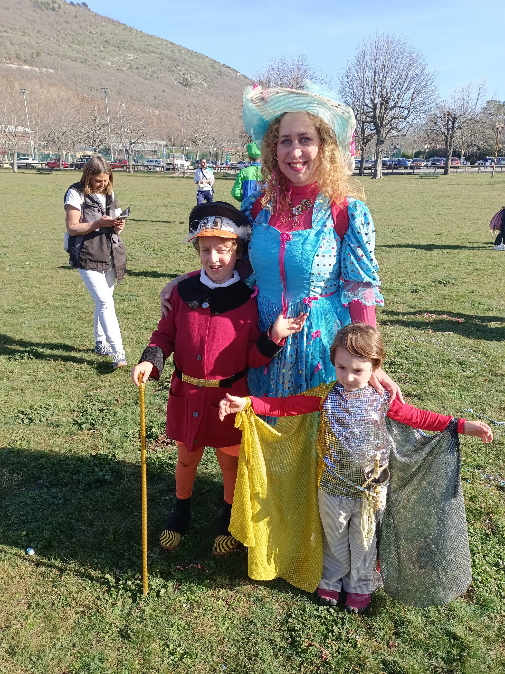 Les enfants font carnaval A Saint-Vallier de Thiey !