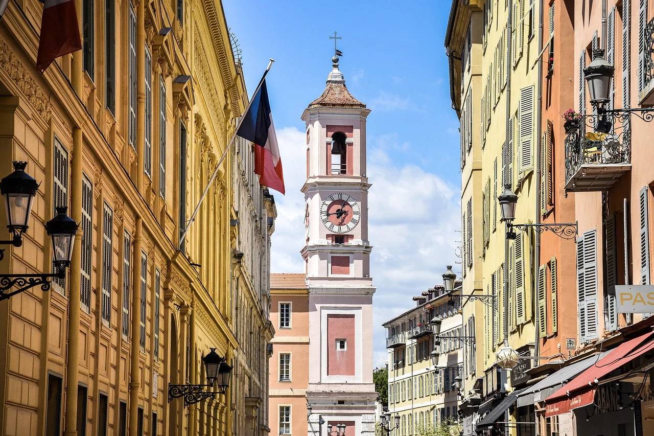 Une timide reprise pour le tourisme; Côte d'Azur ;  CRT.