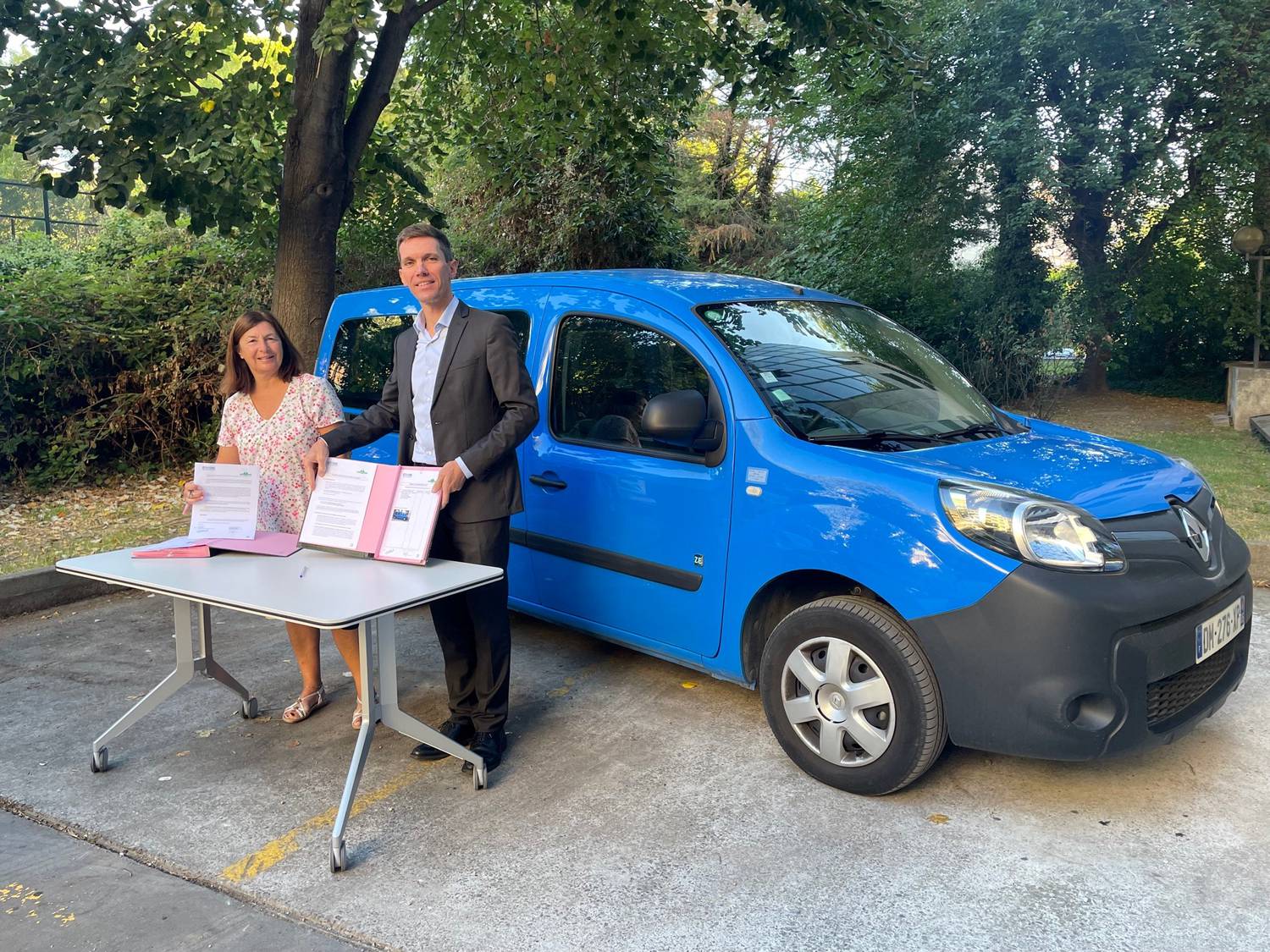 Enedis fait don d’un véhicule électrique à l’Office national des forêts !