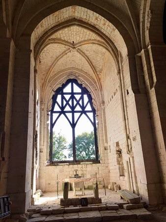 Un mercenaire en Touraine, Yul Brynner, Abbaye royale Saint Michel de Bois-Aubry, Nathalie Rheims, Charlotte Gainsbourg