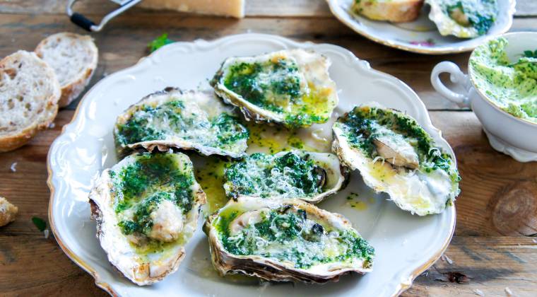 Huîtres au Beurre d’Herbes, Embeurrée de Chou Vert