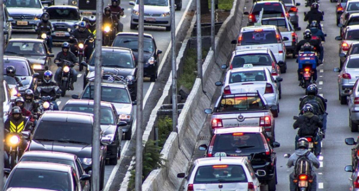 Circulation inter-files pour les deux-roues et trois-roues motorisés