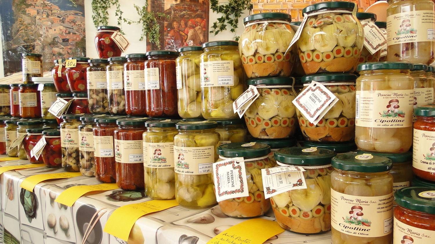 Italie, pâtes, tomates ; marché italien : Le Bar sur Loup