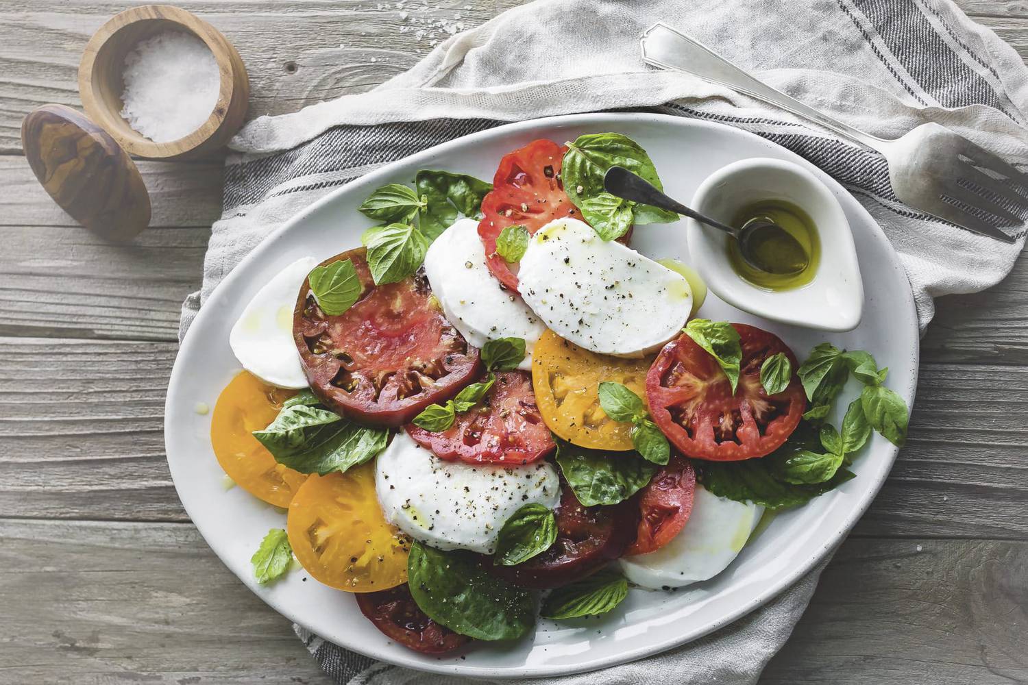 Salade ; Caprese ; Tomate ; Vinaigre balsamique ; Mozzarella ; Basilic ; recette ; Grassemat'Info