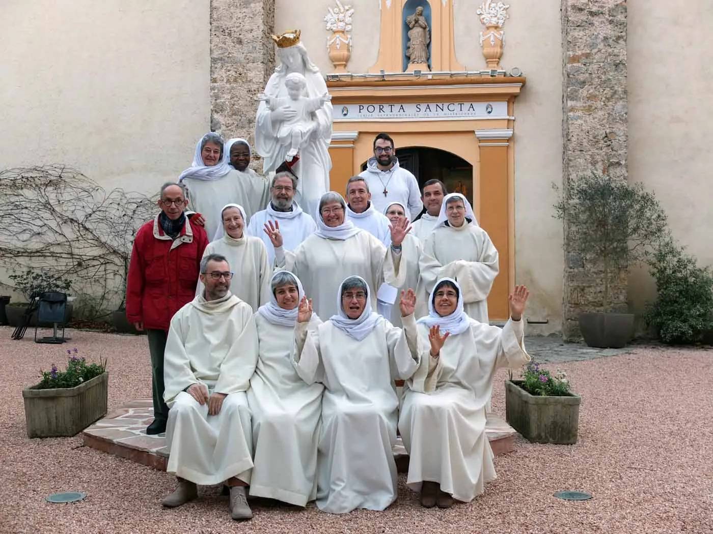 Un Voyage Spirituel au Cœur des Savoir-Faire de Grasse Redécouvrez le Pèlerinage de Notre-Dame de Valcluse :