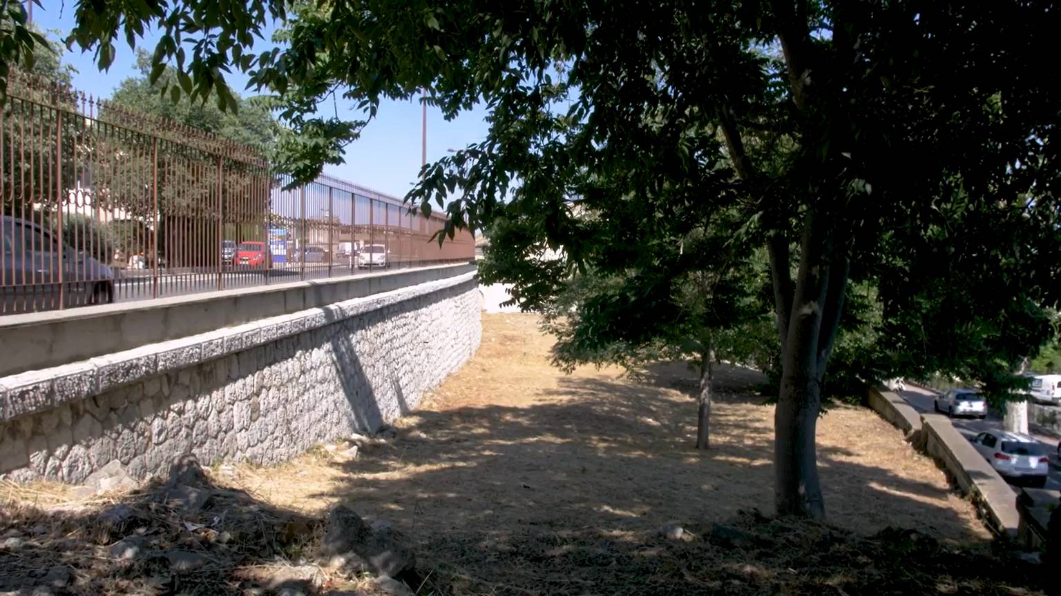 parking  ; espace Chiris ; Grasse ; Stationnement ; Jérôme Viaud