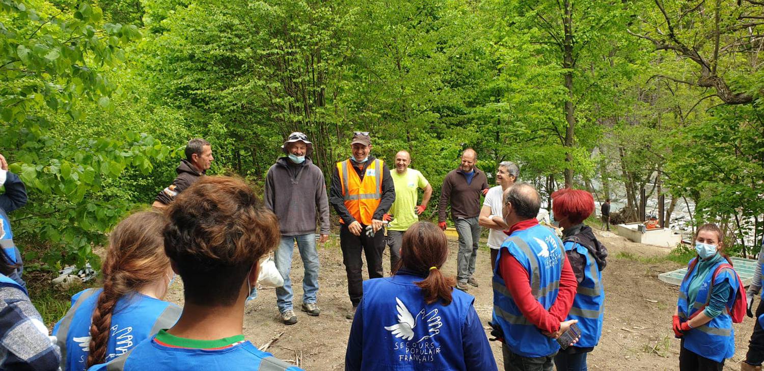 solidaires, volontaires