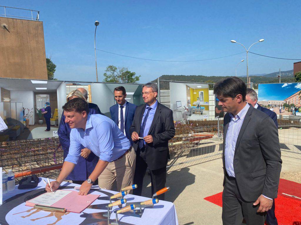 Pose  première pierre ;  travaux de modernisation ; hôpital de Grasse ; Jérôme Viaud ; Michèle Tabarot ; Walid Ben Brahim ; Services des urgences