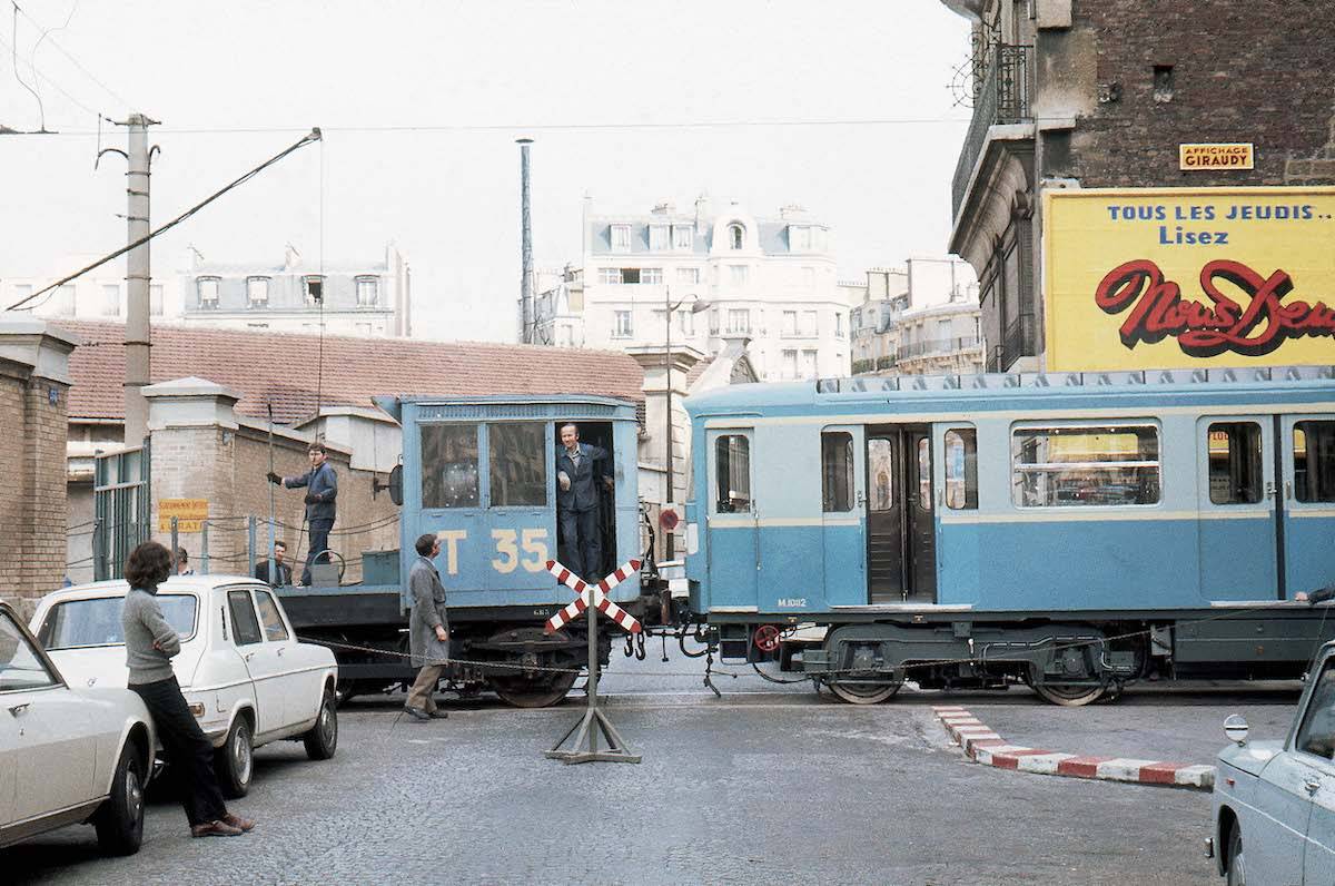 Le dernier passage à niveau de paris; rue de Lagny