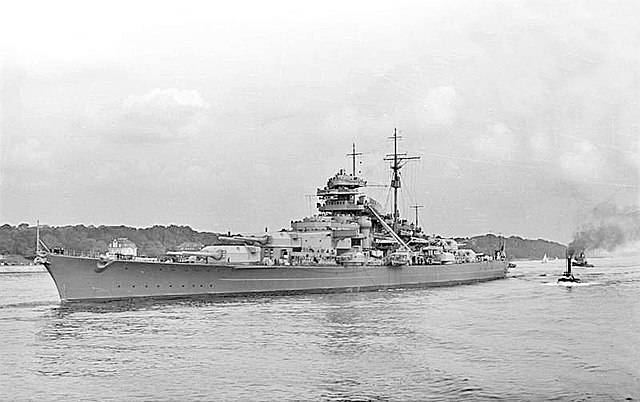 27 mai 1941, « sabordement » du Bismarck. May 27, 1941, "scuttling" of the Bismarck.