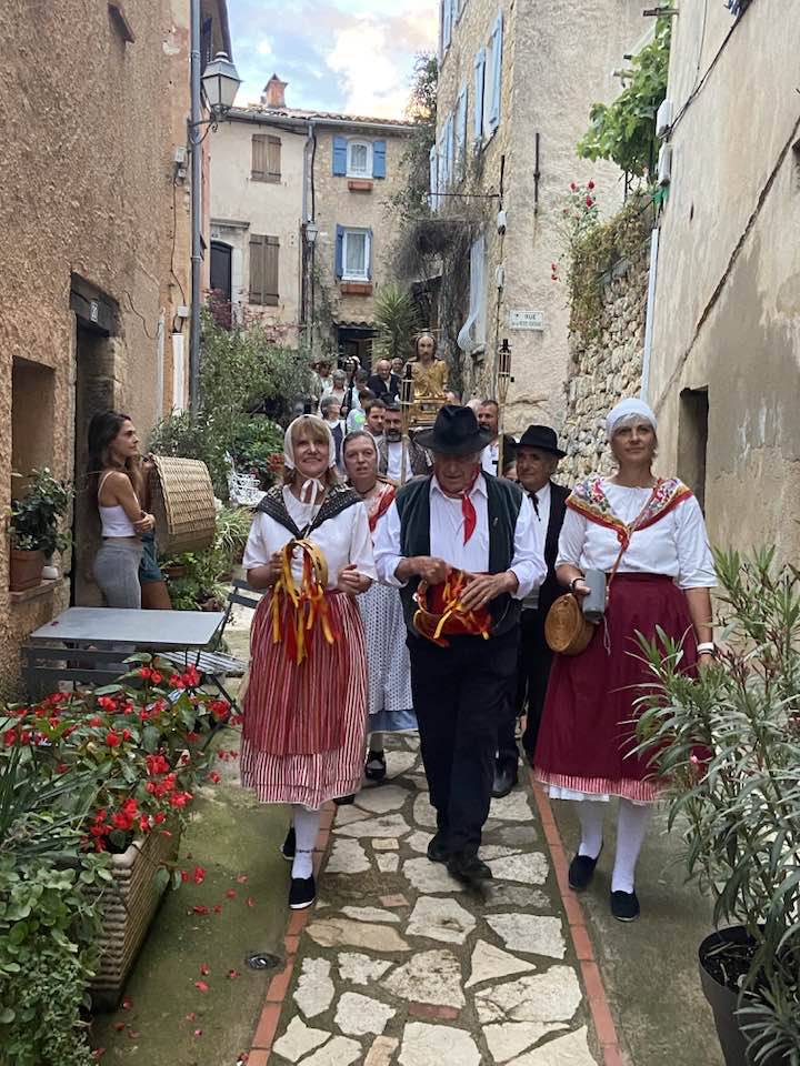 Châteauneuf de Grasse : Une Fête de la Saint Jean Inoubliable